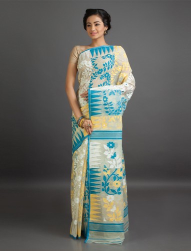 Beyaz ve Mavi Yarı Saydam Jamdani Pamuklu Sari