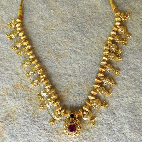 Maharashtrian Kısa Mangalsutra Altın