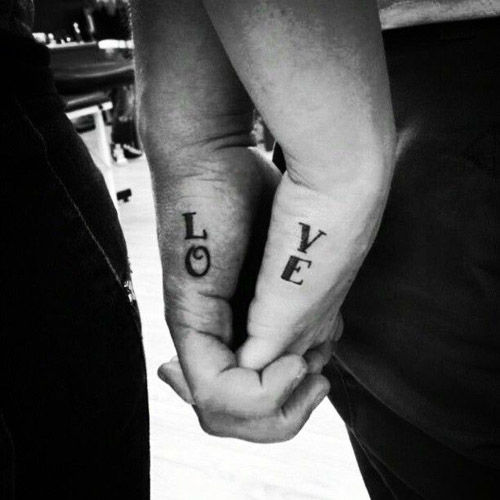 Meilės poros tatuiruotės dizainas