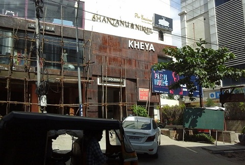 „Shantanu“ ir „Nikhil Boutique“