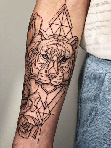 Geometrinės tatuiruotės dizainas 8