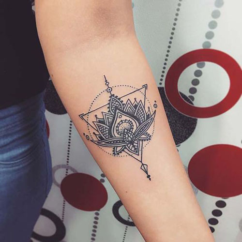 Geometrinės tatuiruotės dizainas 10