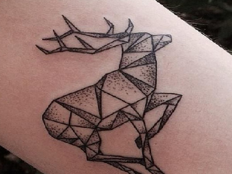 Geometrinės tatuiruotės dizainas, kad padarytumėte nuostabų