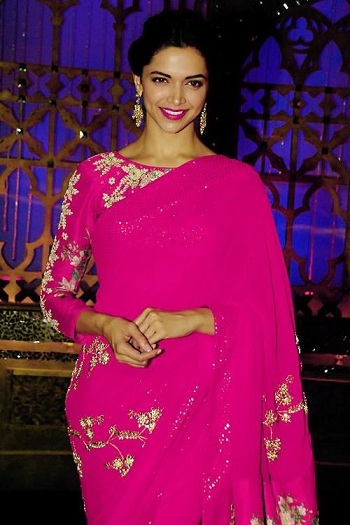 Deepika rožinėje Saree