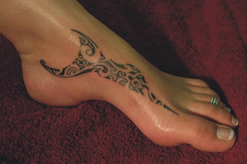Genčių pėdų tatuiruotės dizainas
