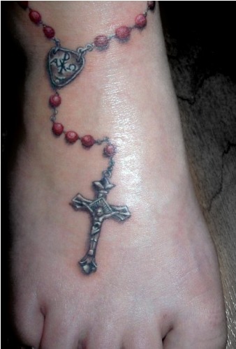 Paprasti pėdų kryžiaus tatuiruočių dizainai