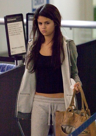 Selena Gomez Makyajsız 15