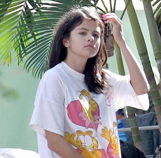 Selena Gomez Makyajsız 4