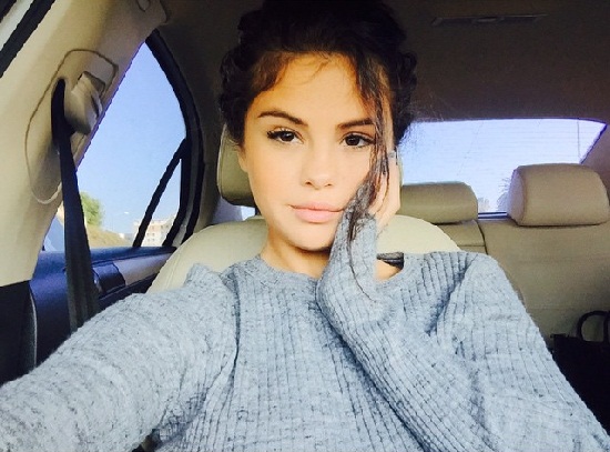 Selena Gomez'in Makyajsız Resimleri 8
