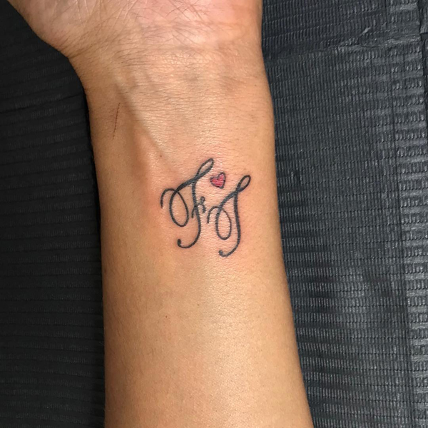 F ir T raidžių tatuiruotė ant rankos