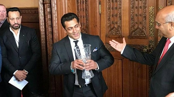 salmanas khanas pelnė apdovanojimus