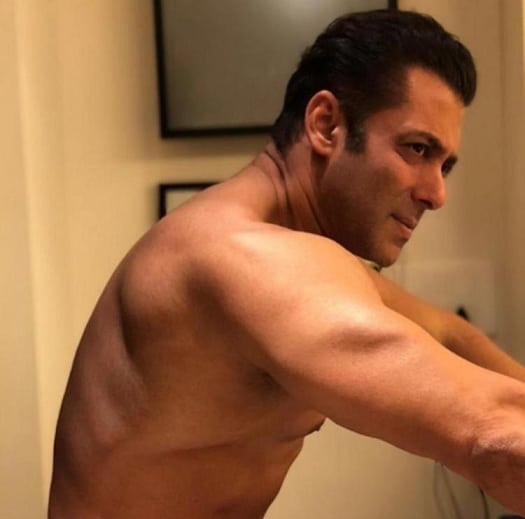 salman khan šešių pakuočių vaizdas