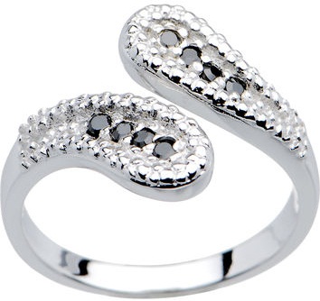 Pirštų deimantiniai žiedai ištekėjusioms moterims