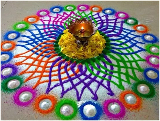 Diwali için Rainbow Rangoli Tasarımları