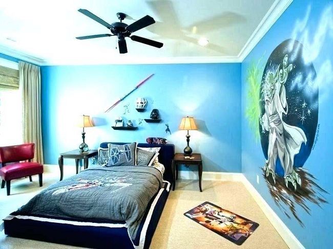 Mėlyno miegamojo dekoravimo idėja