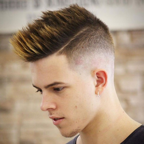„Faux Hawk Fade“ stilius