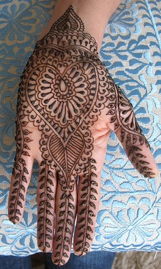 Kalp Şekli Pakistan Mehandi Tasarımları