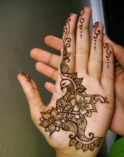 Çiçek ve Tavus Kuşu Pakistan Mehandi Tasarımı