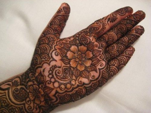 Radžastano rankų Mehndi dizainas bet kokiai progai