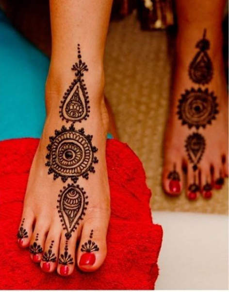 Yuvarlak Ayak Mehndi Tasarımları
