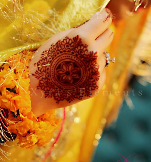 Geleneksel Yuvarlak Mehndi Tasarımları