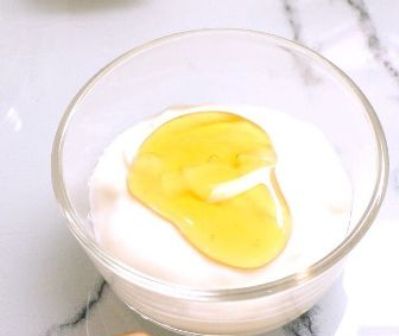 Medus ir jogurtas svorio netekimui virtuvėje