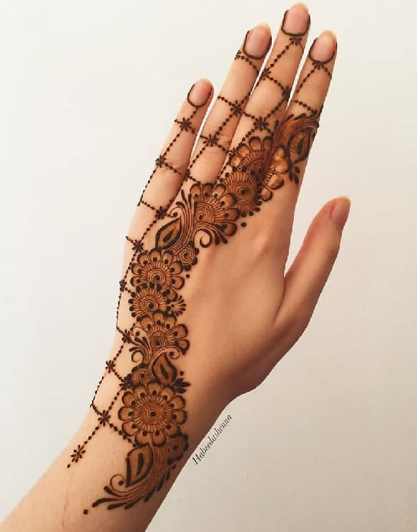 Arabų nugaros rankų Mehndi dizainas