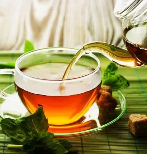 geriausia namų priemonė nuo migrenos skausmo: karšta arbata