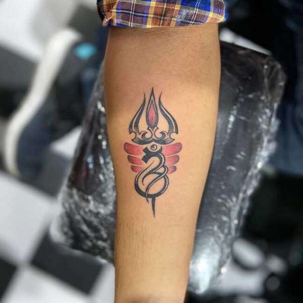 „Om Tattoo“ dizainas