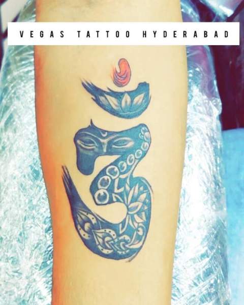 „Om Tattoo“ dizainas