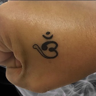 „Om Tattoo“ dizainas