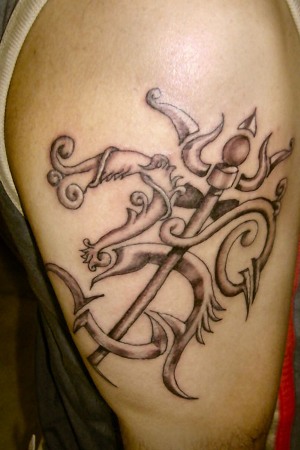 „Trishul Of Shiva Om Tattoo Design“