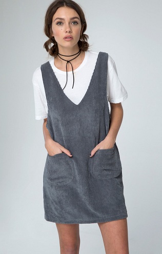 V kaklas Pinafore