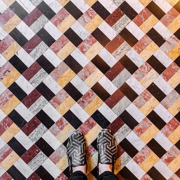 „Gucci“ grindų plytelės