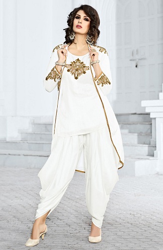Uzun Koti ile Beyaz Kurta ve Dhoti Pijama