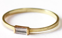 Naujausias auksinio žiedo dizainas moterims