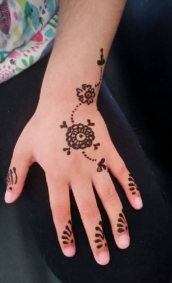 Grupės stiliaus Mehndi dizainas