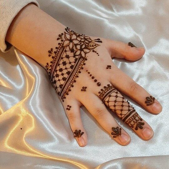 Mehndi dizainas kūdikiui