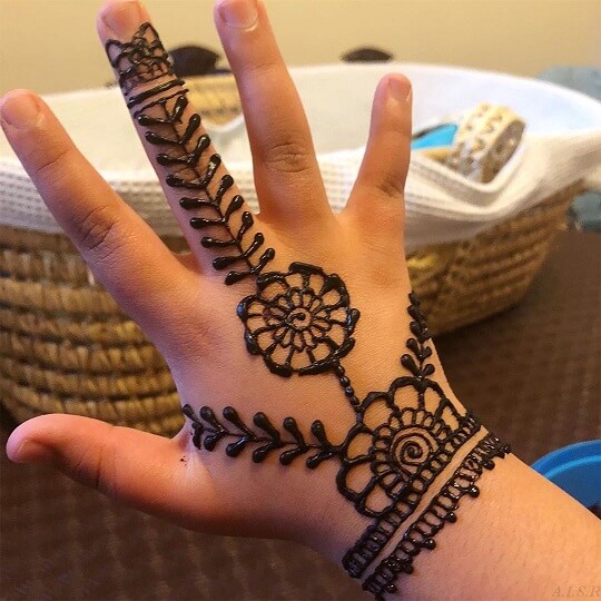 Gražus „Mehndi“ dizainas vaikams