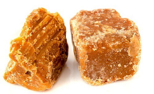 jaggery šlapinantis į lovą