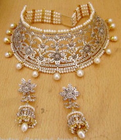 „Queen Pearl“ auksiniai papuošalai