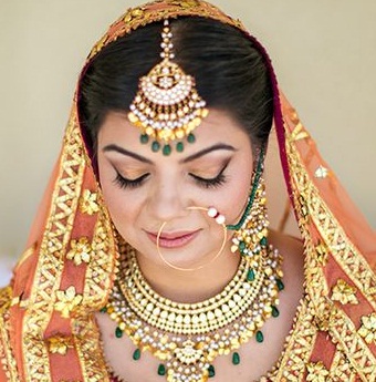 Pandžabo stiliaus vestuvinis nosies žiedo dizainas auksu