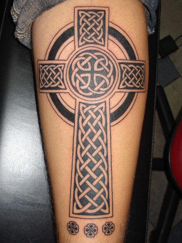 Pintos kryžminės tatuiruotės dizainas