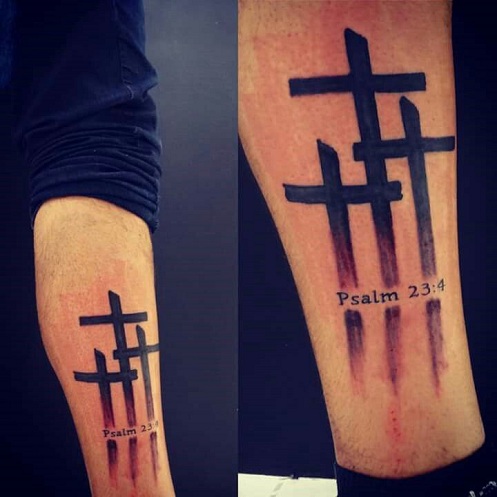 Trijų kryžminių tatuiruočių dizainas