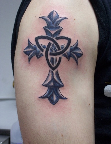 Keltų kryžiaus tatuiruotės dizainas
