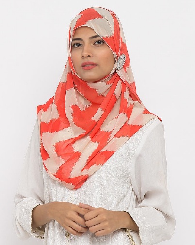 Ryškios spalvos „Hijab“ skara