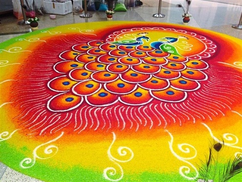 Çiçekli Tavus Kuşu Rangoli