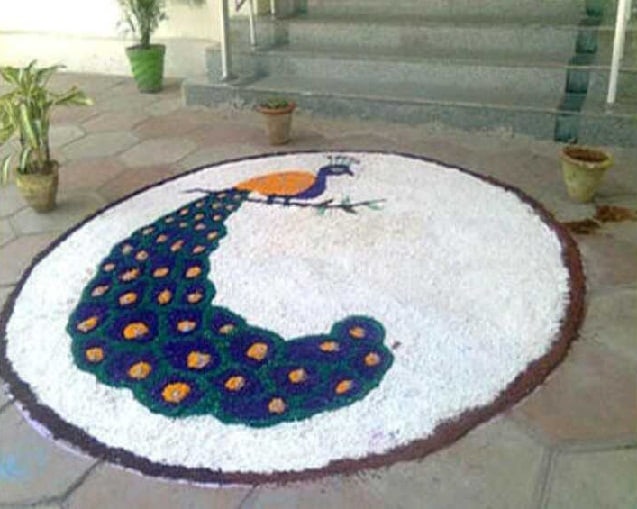 Basit Tavus Kuşu Rangoli Tasarımı