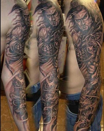 Samurajų tatuiruotė visomis rankovėmis