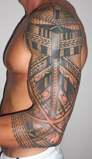 Juodos genties tatuiruotė visomis rankovėmis